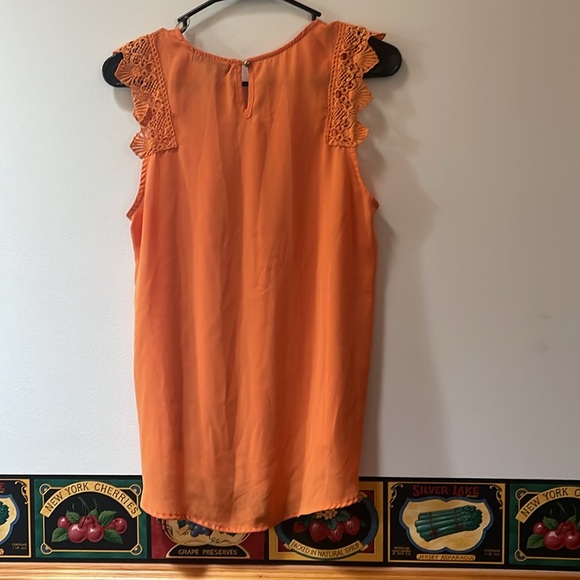 Women’s Short Sleeve Top - Picture 2 of 2